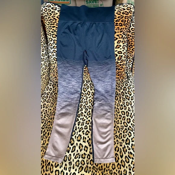 Ultimate leggings by PINK. Amazing hombre colors. - Picture 8 of 11